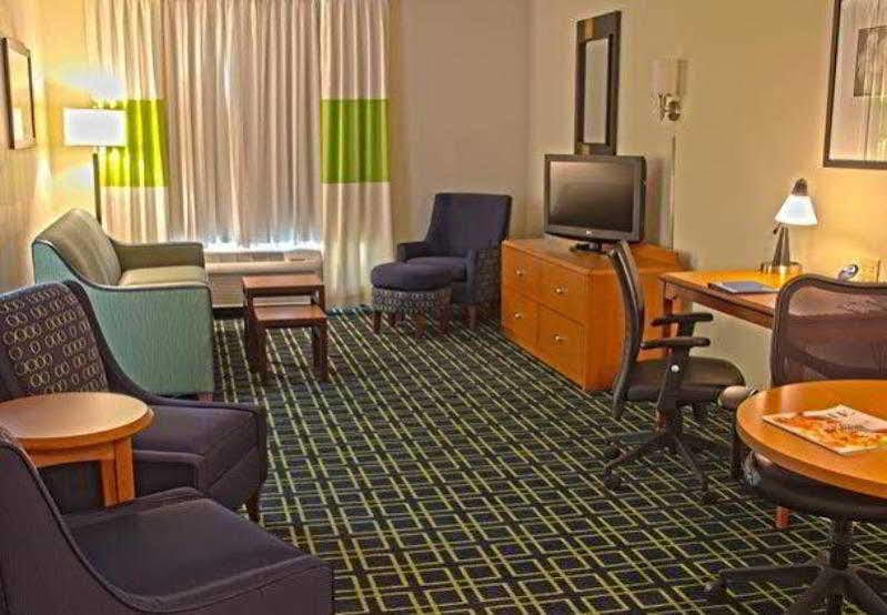 Fairfield Inn & Suites By Marriott Charleston Airport/Convention Center Βόρειο Τσάρλεστον Εξωτερικό φωτογραφία