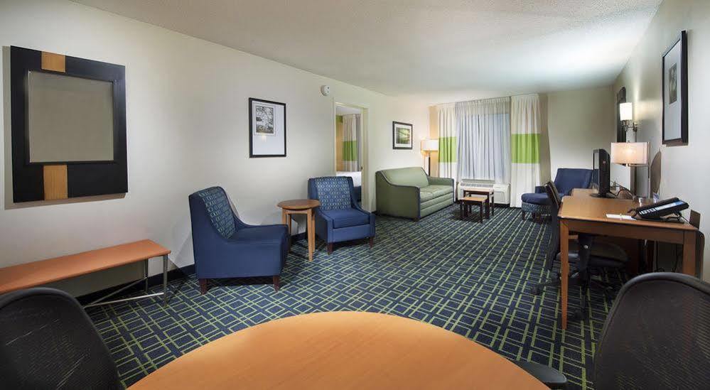 Fairfield Inn & Suites By Marriott Charleston Airport/Convention Center Βόρειο Τσάρλεστον Εξωτερικό φωτογραφία